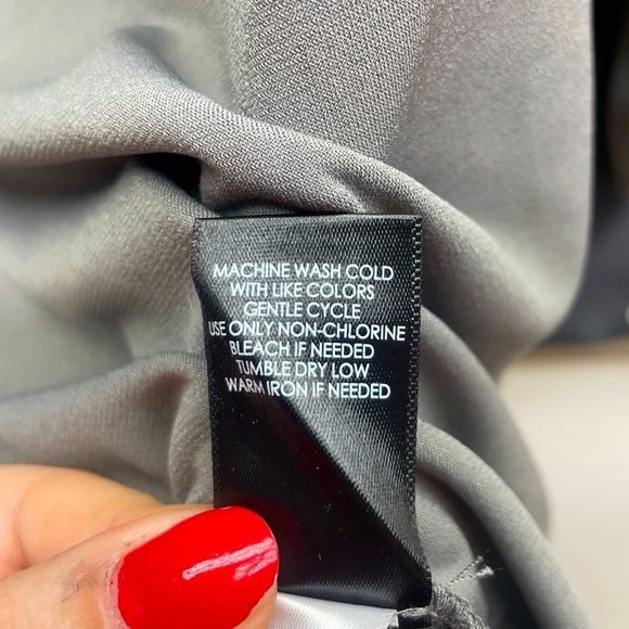 Torrid Gray Sheer Flowy Sleeve Off The Shoulder Blouse Sz 3X - Picture 4 of 6